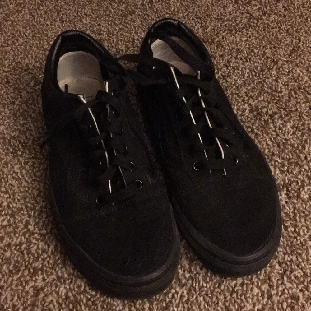 Black Vans shoes